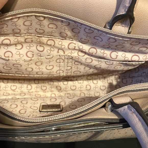 EUC Guess crossbody bag - Picture 12 of 15